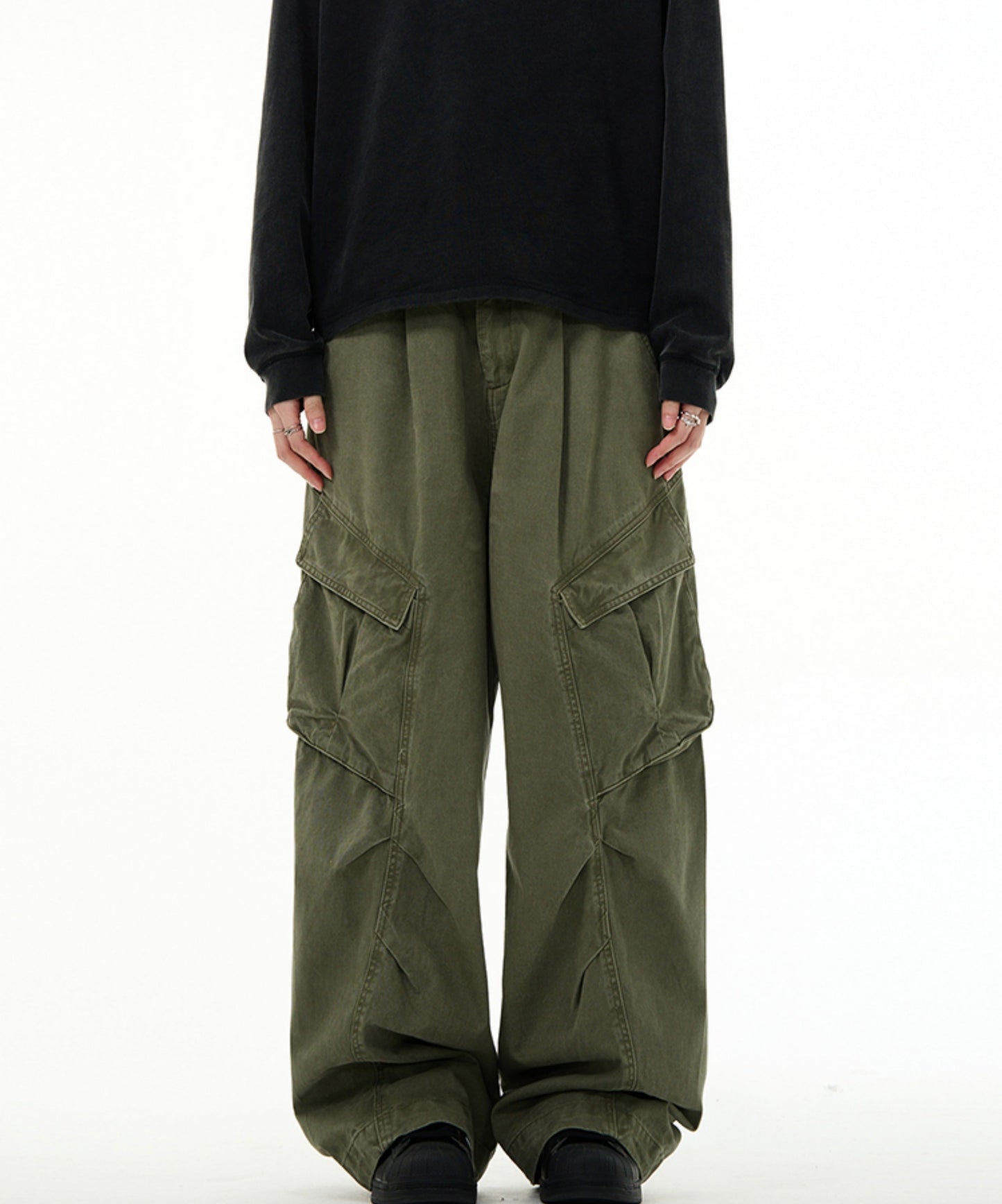 Curved Cargo Pants